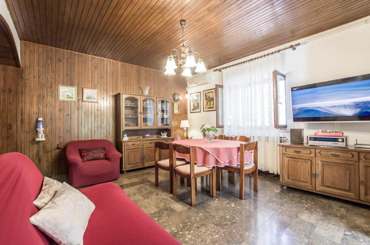 Holiday Home Villa Spilla Selca  Extérieur photo