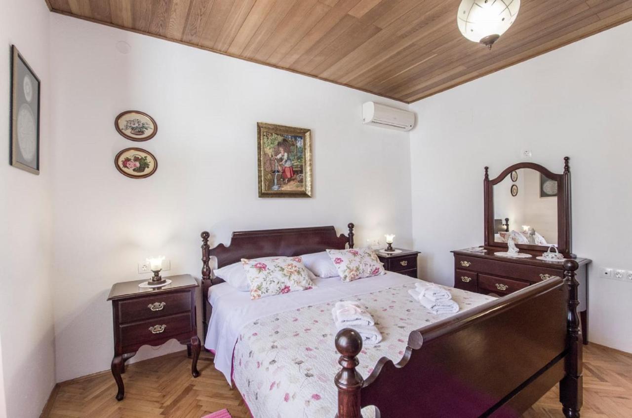 Holiday Home Villa Spilla Selca  Extérieur photo